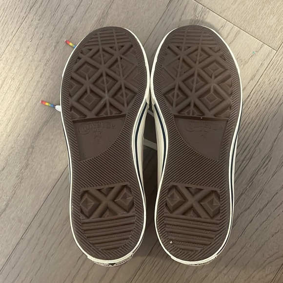 size 8 converse chuck taylor all star, 1st pride parade sneakers - Picture 2 of 10